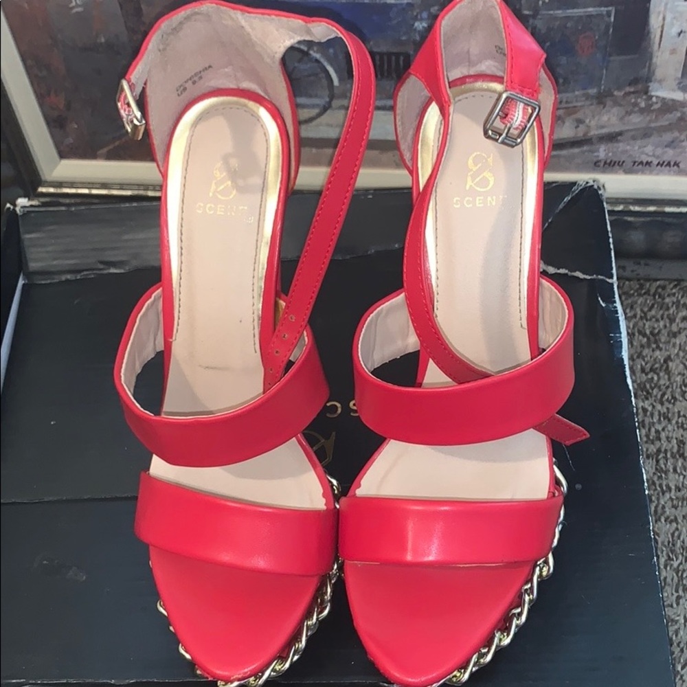 Red heels - Picture 2 of 5